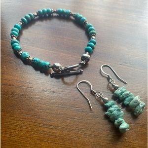 VINTAGE Silver/Turquoise Bracelet & Earrings Set!